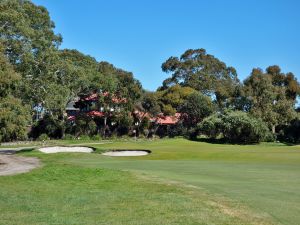 Royal Melbourne (East) 14th Approach